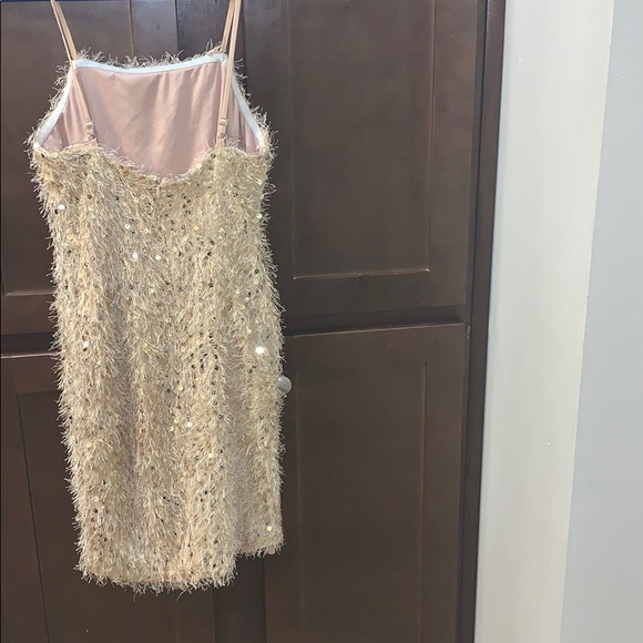 Cute holiday dress - Picture 3 of 5